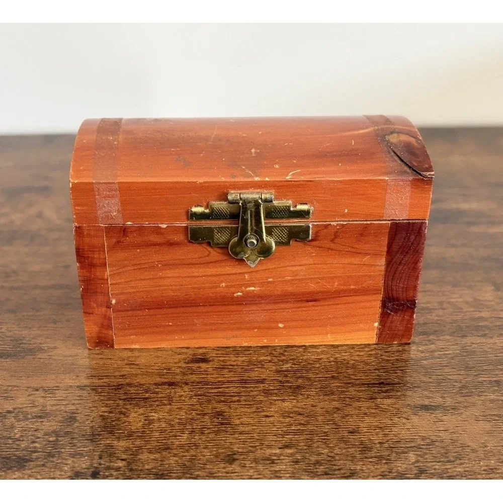 Vintage Lane Mini Cedar Chests Trinket/Jewelry Box, Without Key  Decorative